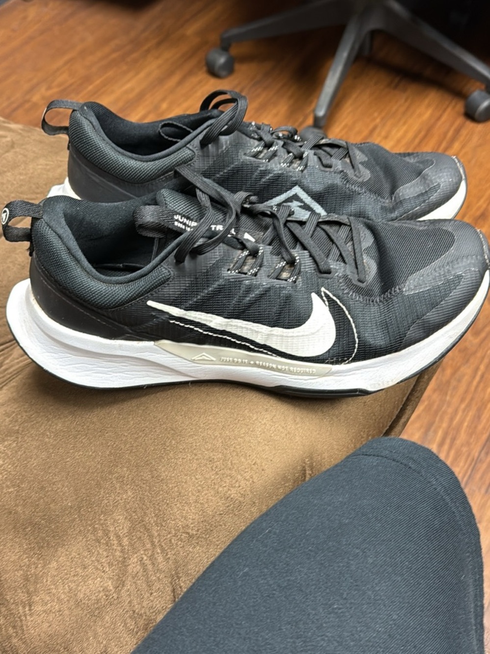 Nike Men’s Black with White Swoosh Athletic Running Shoes